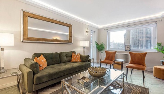 Elegant 2BD Knightsbridge Retreat Steps from Harrods