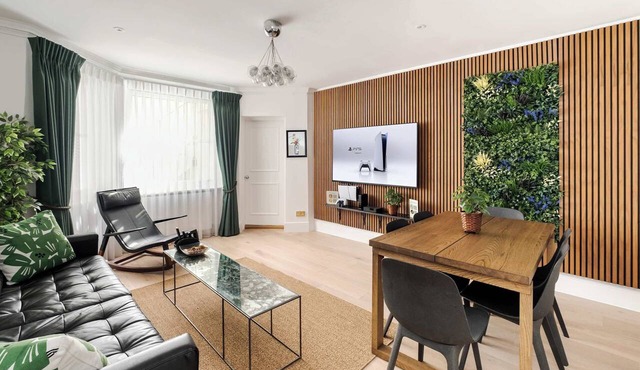 Elegant 2BR 2BA in the ♥️ of Central London ❄️ Air Conditioning | Sleeps 6