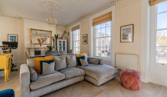 Elegant apartment, 2 mins from Jazz Festival