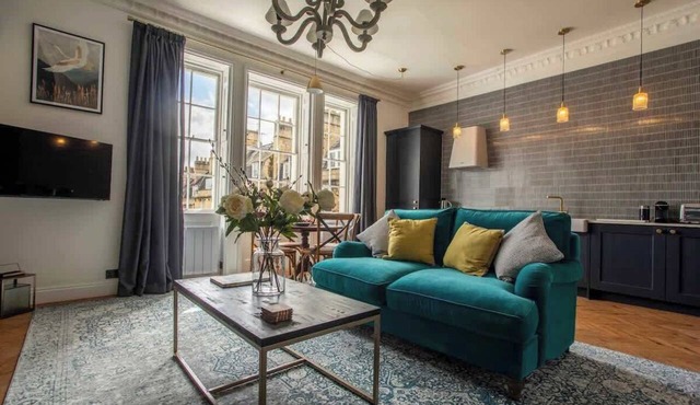 Elegant Bath Apartment Near Royal Crescent
