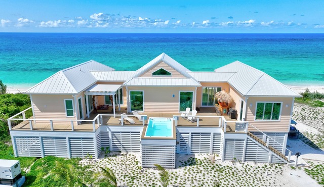 Elephant Beach House 2.0 - Stunning Views at your Secluded Bahamas Beach House