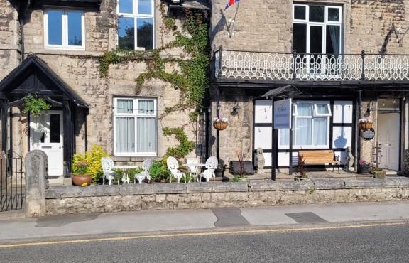 Elton Guest House
