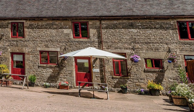 Enjoy a family holiday at this large property with many attractions nearby or hire some bikes to exp
