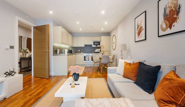 Enjoyable 2-bedroom apartment in cool London neighborhood - Parking included