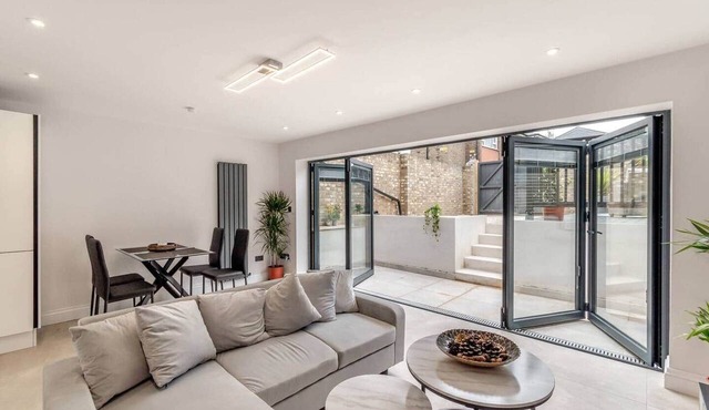 Entire Garden Flat with Parking - Portobello Road