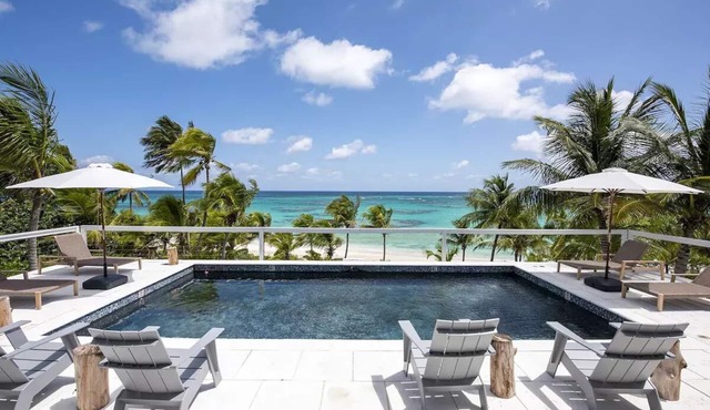 ❊Exceptional 4BR Beachfront Home w/Heated Pool & Back-up Generator, Banks Road❊