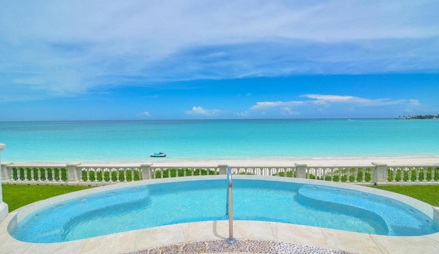 EXCLUSIVE BEACHFRONT MANSION 7 BR (VILLA B)