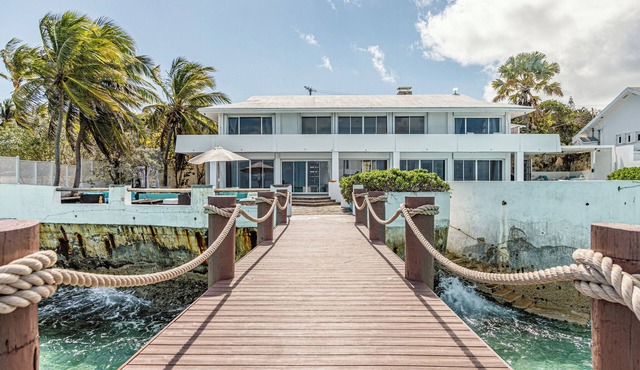 Exclusive Ocean Villa in Nassau