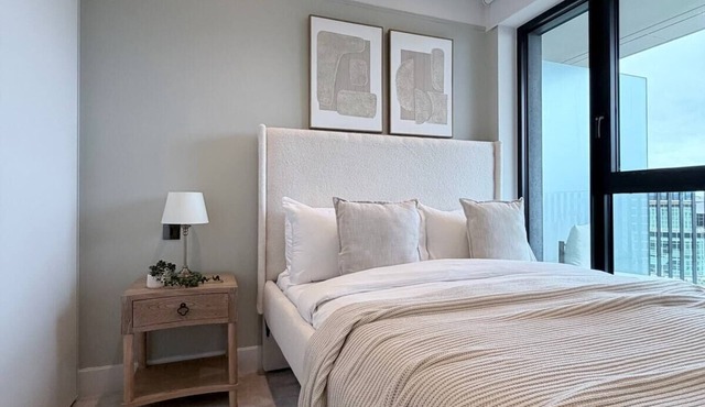 Executive 1Bed 1Bath | Workspace | WiFi | Sofa-bed