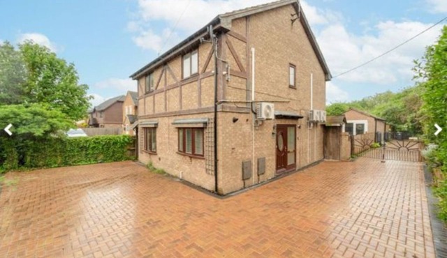 Extensive 4 Bed close to Peterborough.