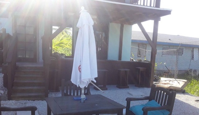 Exuma feed da sharks villa 2mins 2 beach pool n car rental