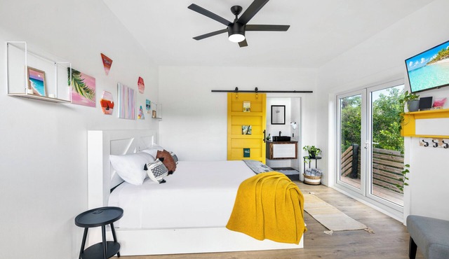 Exuma Studio w/King Bed Ideal for Couples or Solo Travel Near George Town
