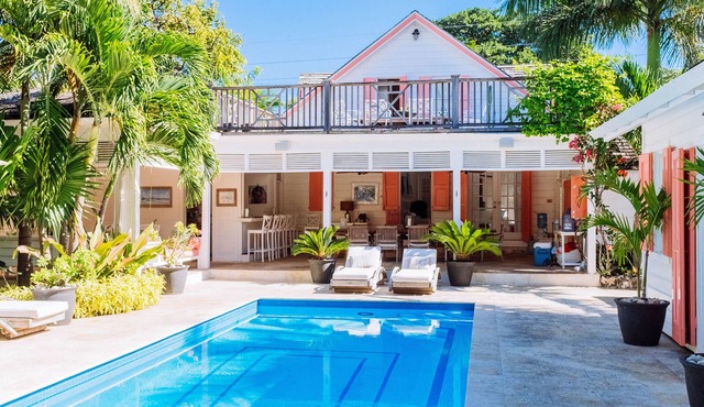 Fabulous Outdoor Living and Entertaining