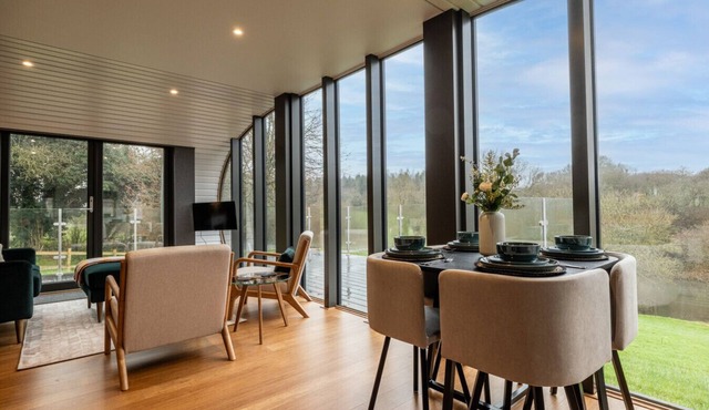 Fabulous Two Bedroom Eco Pod, Old Chalford Estate