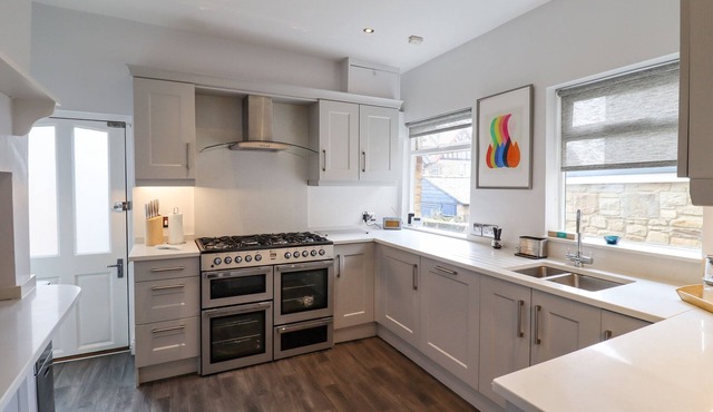 FAIRHAVEN, pet friendly, country holiday cottage in Alnmouth