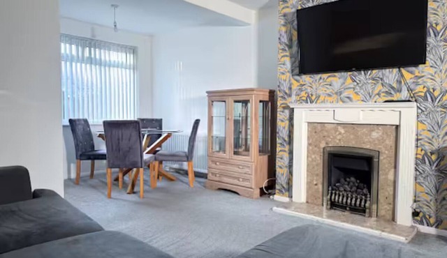 Family Friendly 3BR House | Sleeps 5
