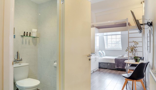 Family Loft Studio Apartment with private En-Suite shower room