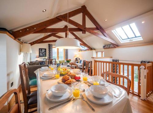 Family & Pet Friendly Coastal Base Near Dartmouth