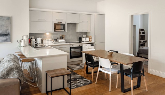 Family Serviced Apartment in Surrey
