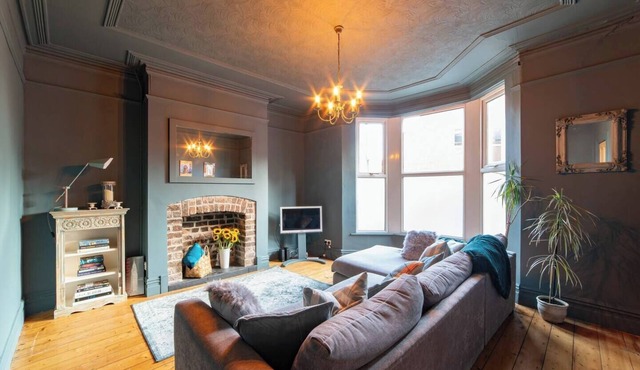 Family Stay | By Sefton Park & Lark Lane | Parking