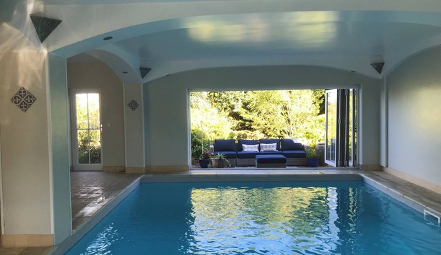 Farm stay- apartment with indoor heated pool, terrace and meadow views!