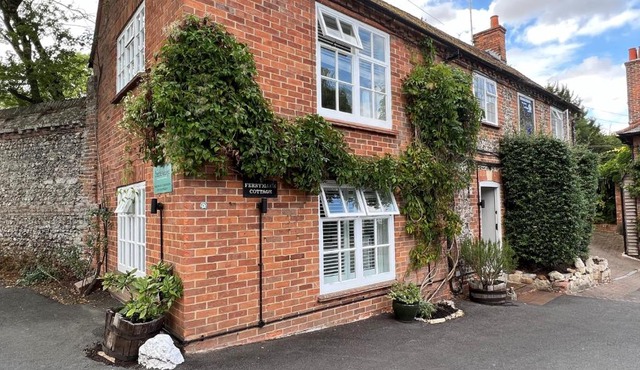 Ferryman`s Cottage at The Beetle & Wedge