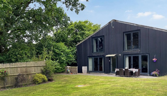 Field Barn is perfectly located for exploring Hampshire, Dorset, and beyond.