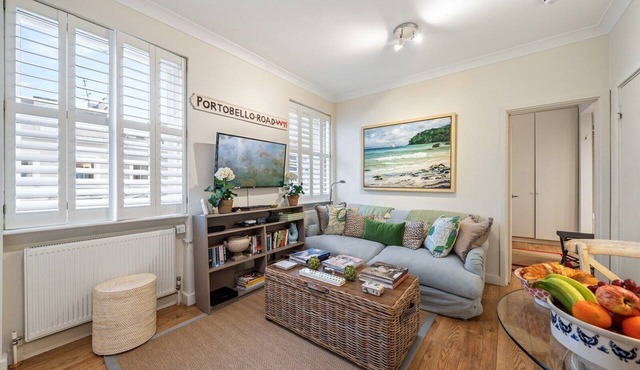 First class apartment for 2 near Portobello Rd