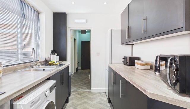 Five Bedroom Home with En Suites