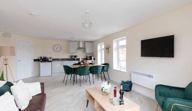 Flat 1 · homely - North London Wembley Apartment