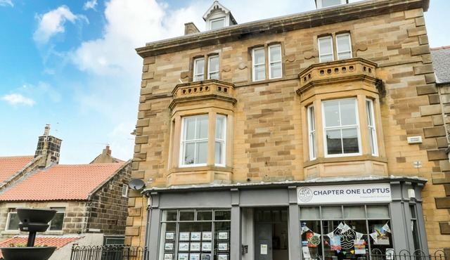 FLAT 3, family friendly, country holiday cottage in Loftus