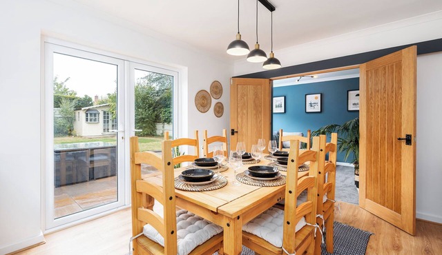 Formby Coastal Retreat – 3-Bed Home Near Beach, Golf & Red Squirrel Reserve