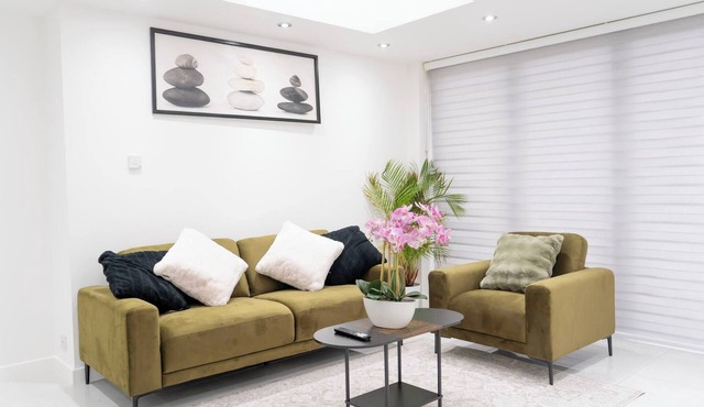 Free Parking - Hayes - Heathrow - Luxe 3BR Family -Contractor Stay