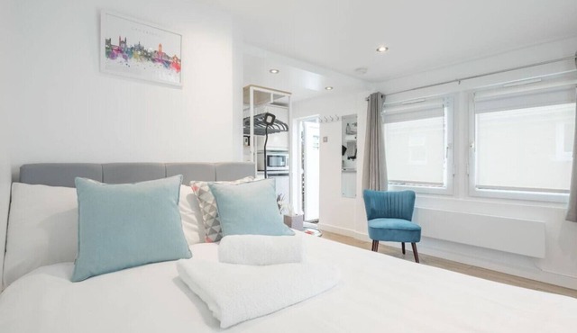 Garden Studio*close to M11/A11/SCIENCE PARKS*