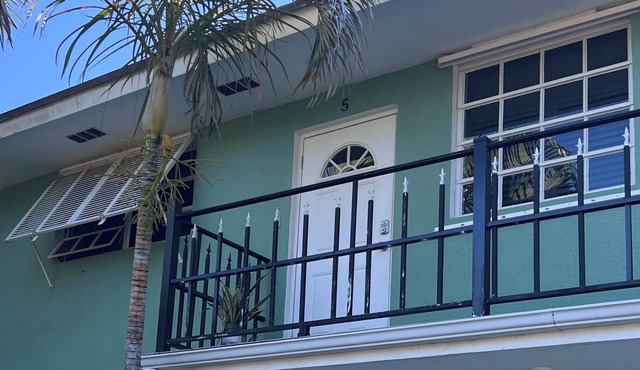 Get away to Green Pastures #6 .10 minutes to Beach, Great for weekend getaways