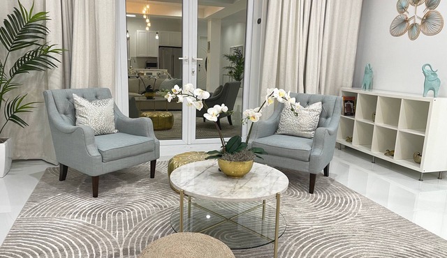 Glory Shores - Beautiful 2 Bedroom Beach Haven
