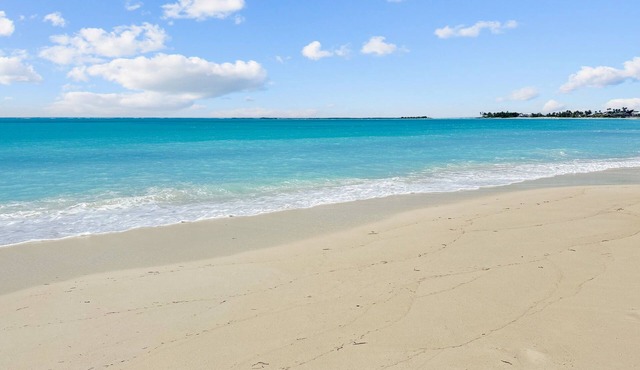 Golf Cart Included, Bimini Villa, Treasure Cay, Bahamas, 100 yards from beach