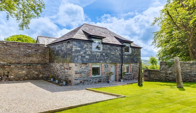 GOOSE COTTAGE - WITHIN THE HELLAND BARTON FARM COLLECTION in Delabole