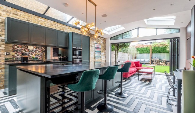 Gorgeous 4 bedroom with parking, Kingston, London - Pass the Keys
