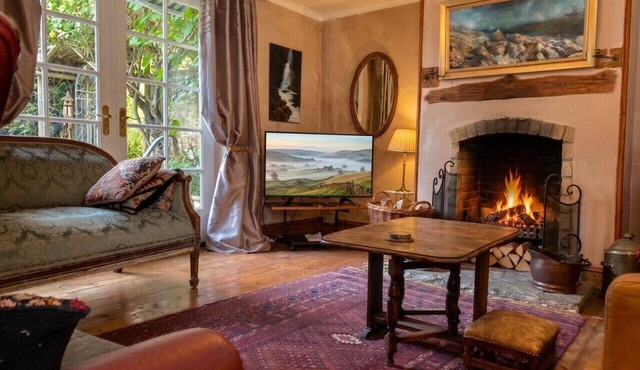 Grade II Georgian village home with a real fire