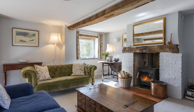 Granary at Hunt Court - sleeps 4 guests in 2 bedrooms