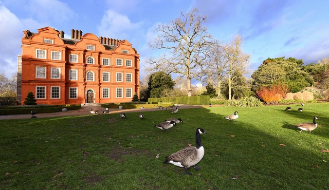 Grand Apartments Kew Gardens