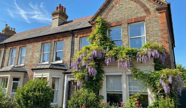 Grand Period 5 Bed House in the Heart of Cambridge