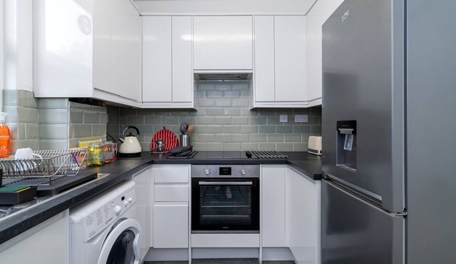GuestReady - Superb modern with garden in Kilburn