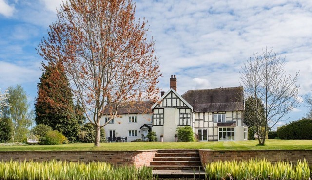 Hall O'Coole, Wrenbury