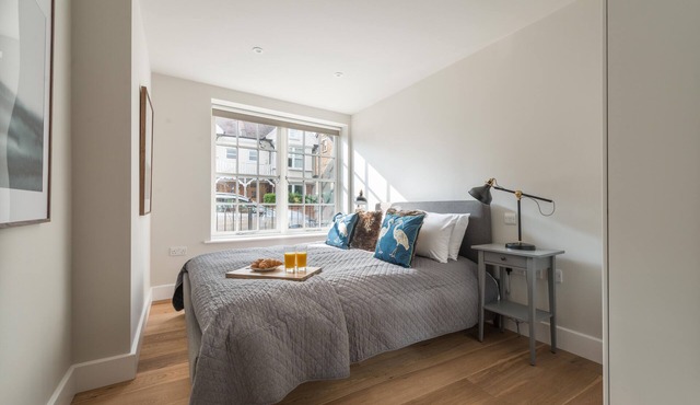 Hampden Apartments - The Diana
