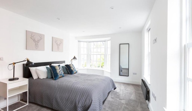 Hampden Apartments - The Louis