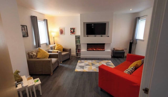 Hampton 3-bedroom Luxury Escape With Parking