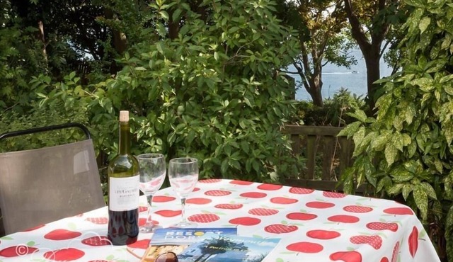 HARBOUR VIEW BUNGALOW, family friendly, with a garden in Weymouth