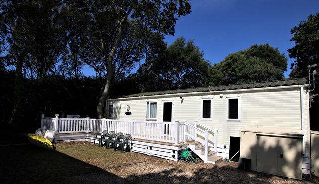 Harbourside - a sandhills caravan that sleeps 4 guests in 2 bedrooms